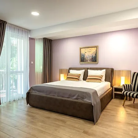 Cityscape Luxury Apartment *